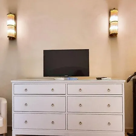 דירה Spacious Renovated 1-bedroom In Center With Free Parking מארבלה